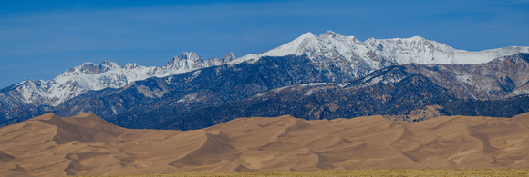 Sand dunes with mtns DSC_4404-Pano